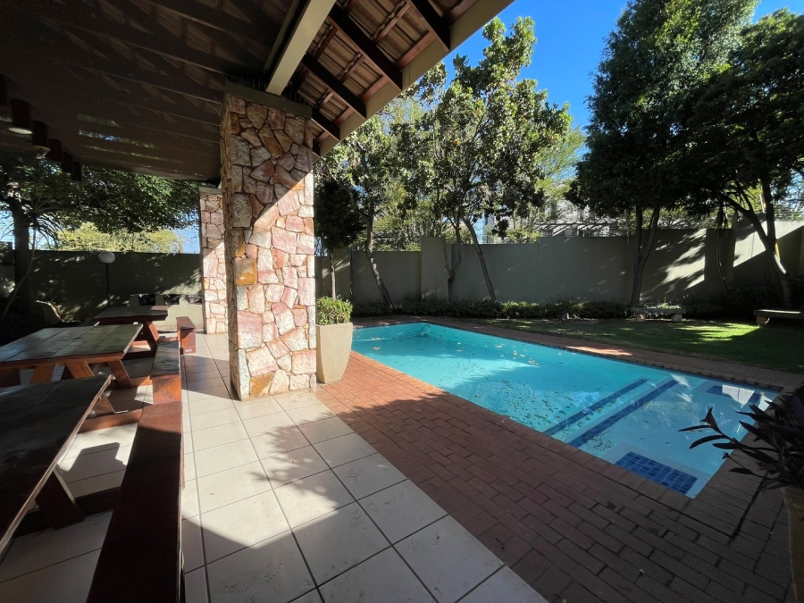 To Let 2 Bedroom Property for Rent in Bryanston Gauteng