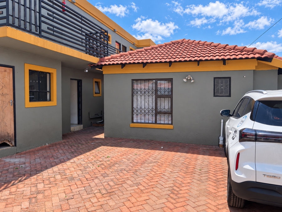 To Let 3 Bedroom Property for Rent in Protea Glen Gauteng