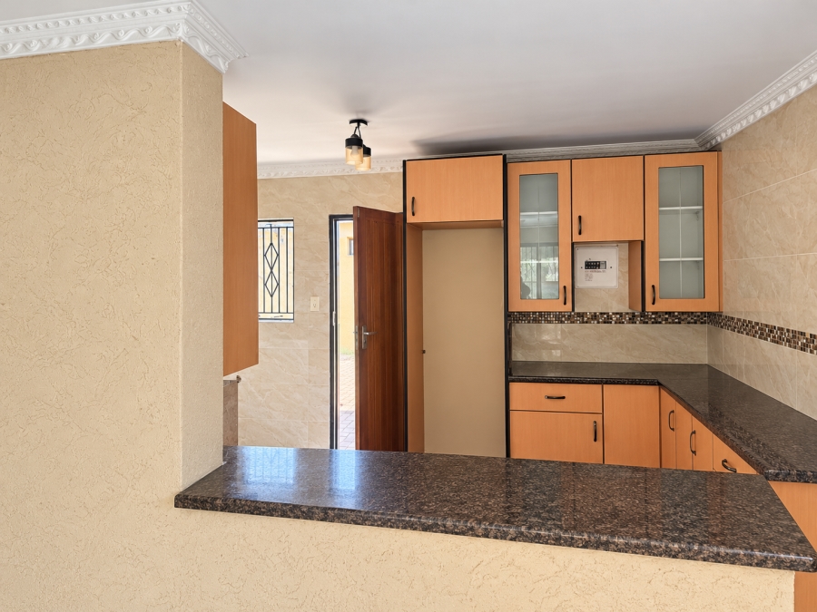 To Let 3 Bedroom Property for Rent in Protea Glen Gauteng