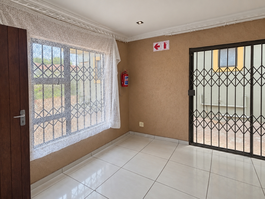 To Let 3 Bedroom Property for Rent in Protea Glen Gauteng