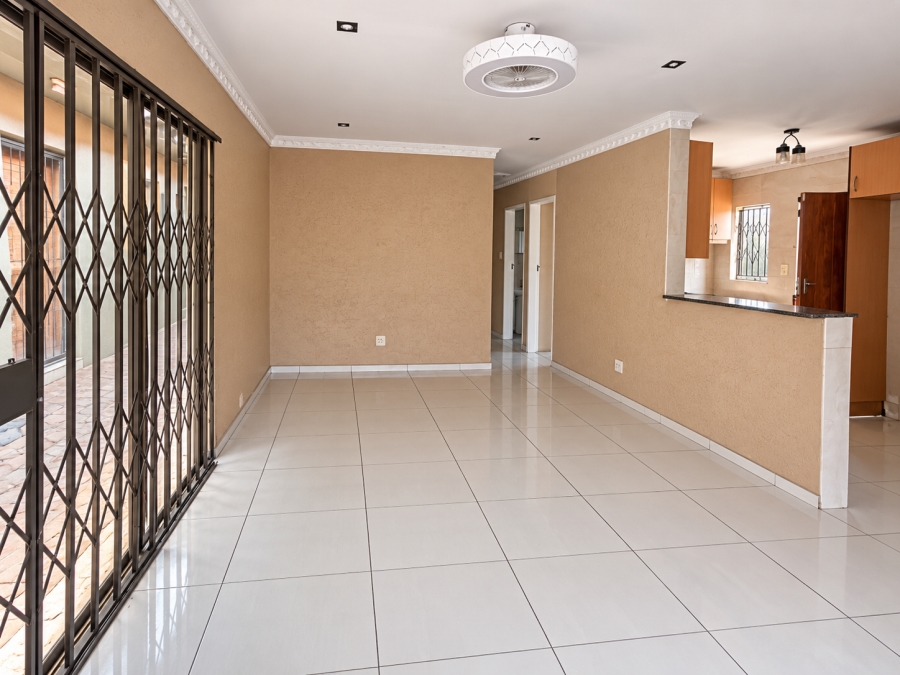 To Let 3 Bedroom Property for Rent in Protea Glen Gauteng