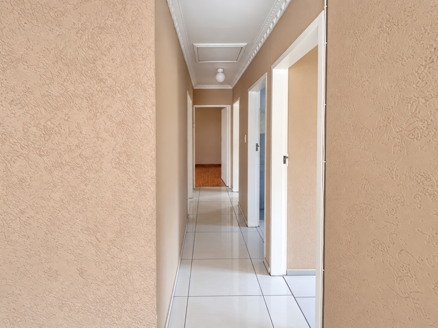 To Let 3 Bedroom Property for Rent in Protea Glen Gauteng
