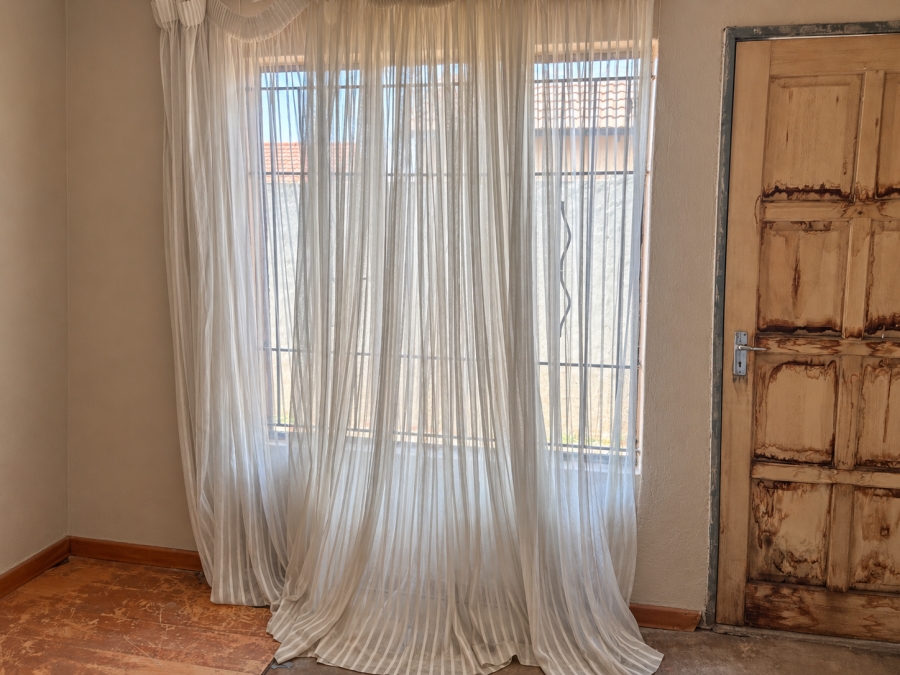 To Let 3 Bedroom Property for Rent in Protea Glen Gauteng