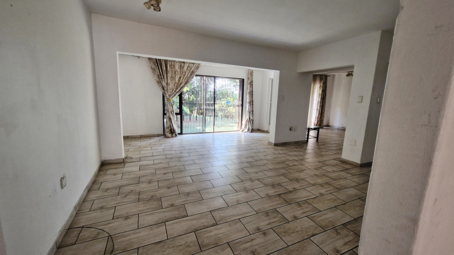 4 Bedroom Property for Sale in Corlett Gardens Gauteng