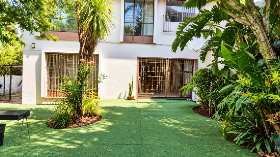 4 Bedroom Property for Sale in Corlett Gardens Gauteng