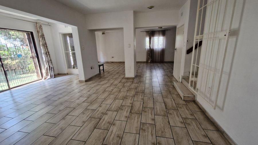 4 Bedroom Property for Sale in Corlett Gardens Gauteng