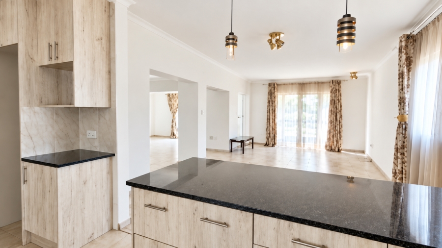 4 Bedroom Property for Sale in Corlett Gardens Gauteng