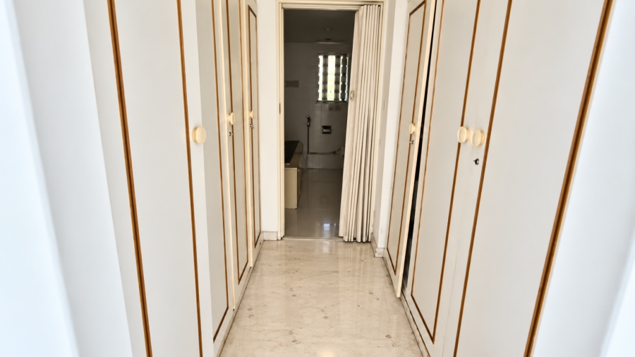 4 Bedroom Property for Sale in Corlett Gardens Gauteng