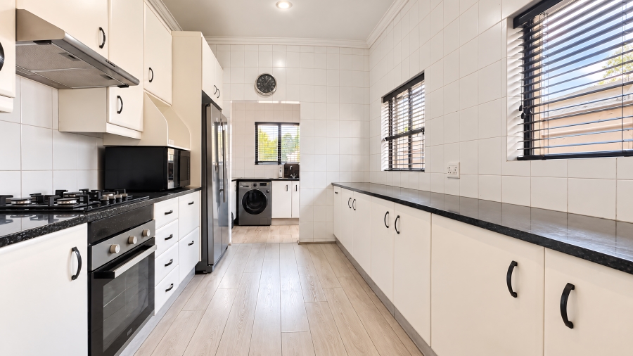 3 Bedroom Property for Sale in Pineslopes Gauteng