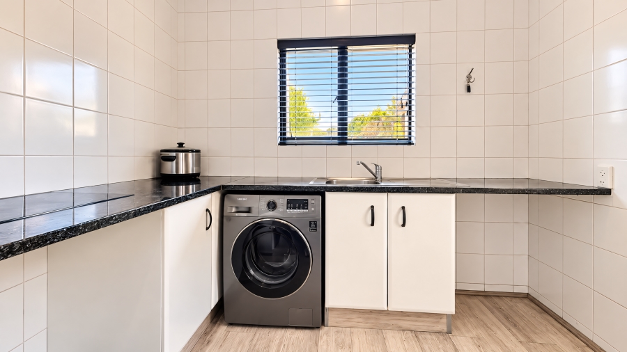3 Bedroom Property for Sale in Pineslopes Gauteng
