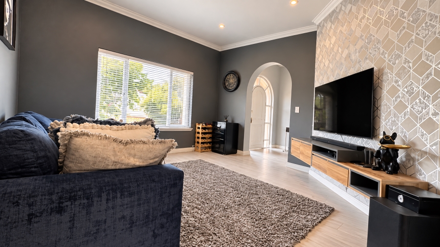 3 Bedroom Property for Sale in Pineslopes Gauteng