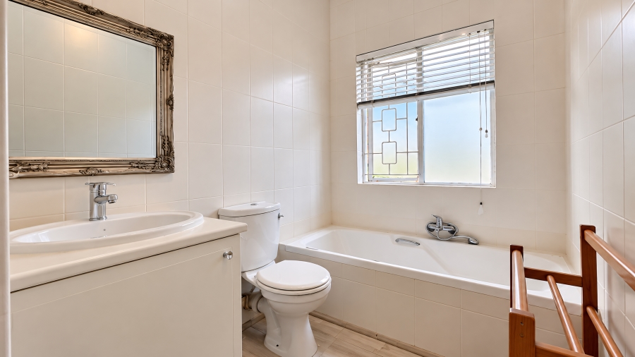 3 Bedroom Property for Sale in Pineslopes Gauteng