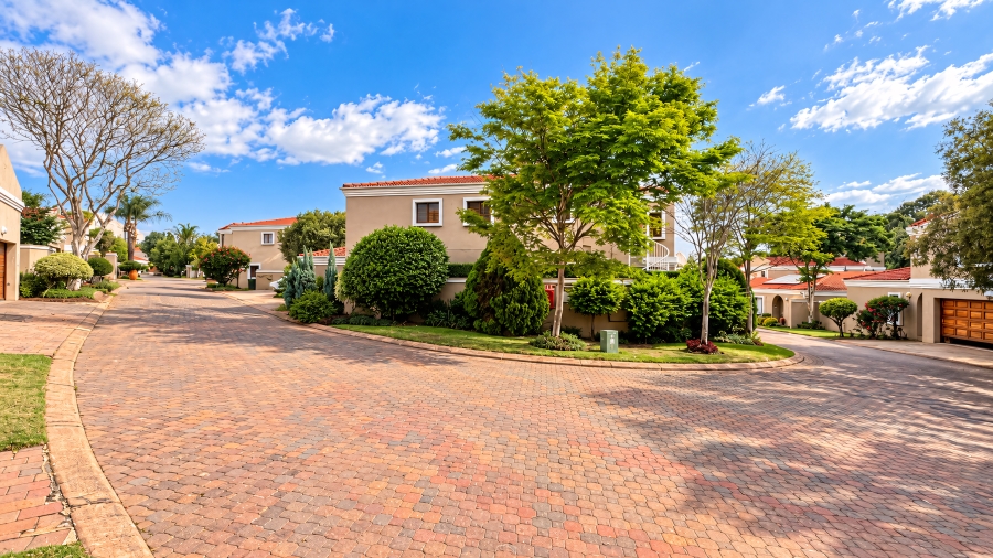 3 Bedroom Property for Sale in Pineslopes Gauteng