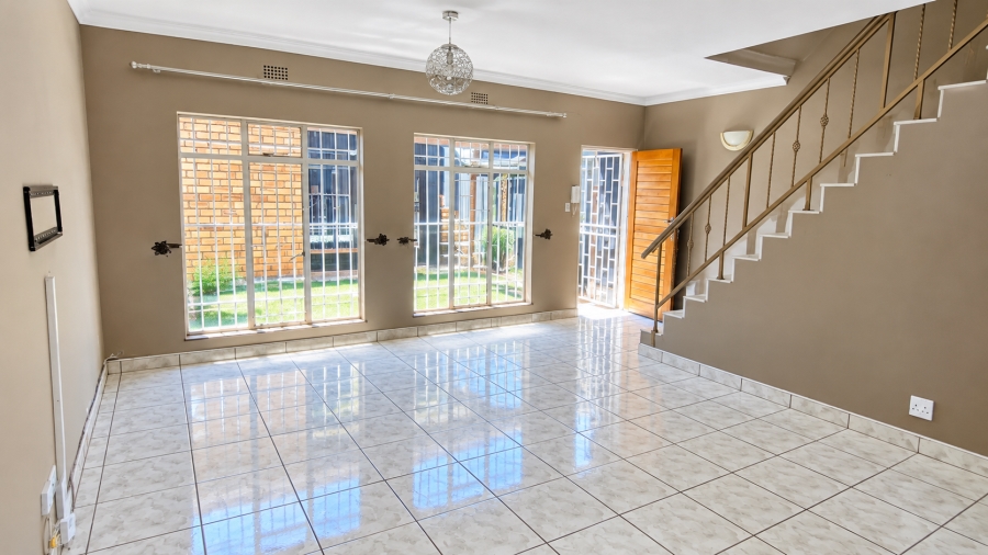2 Bedroom Property for Sale in Primrose Hill Gauteng