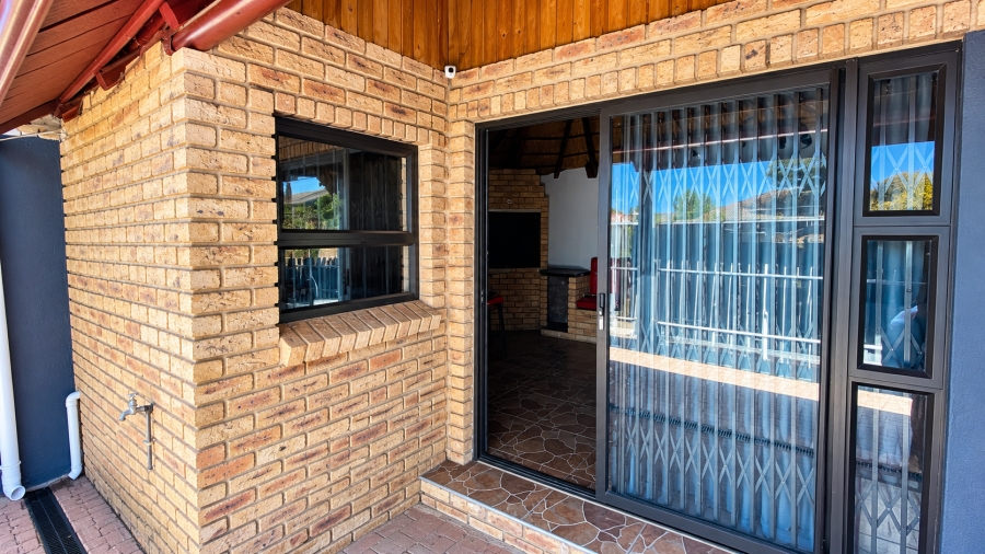 2 Bedroom Property for Sale in Primrose Hill Gauteng