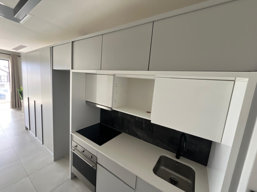 1 Bedroom Property for Sale in Waterfall Gauteng