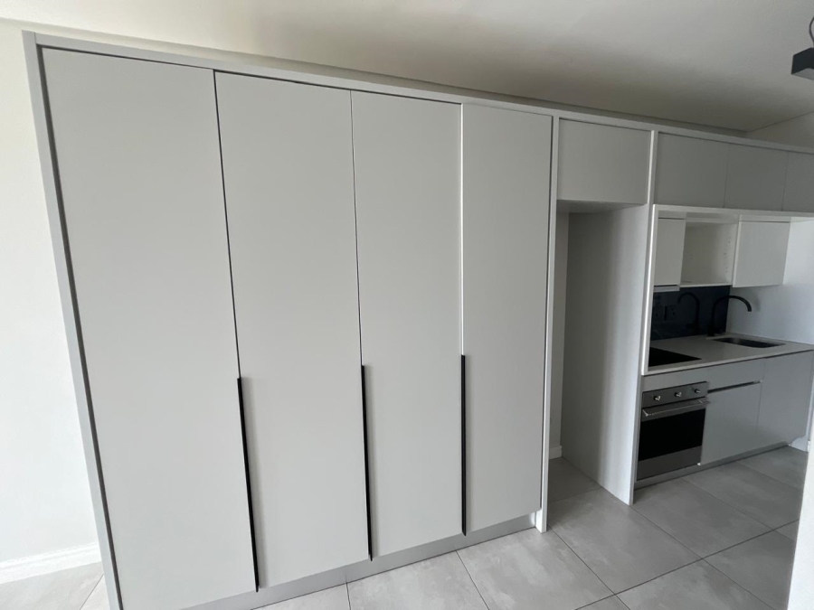 1 Bedroom Property for Sale in Waterfall Gauteng