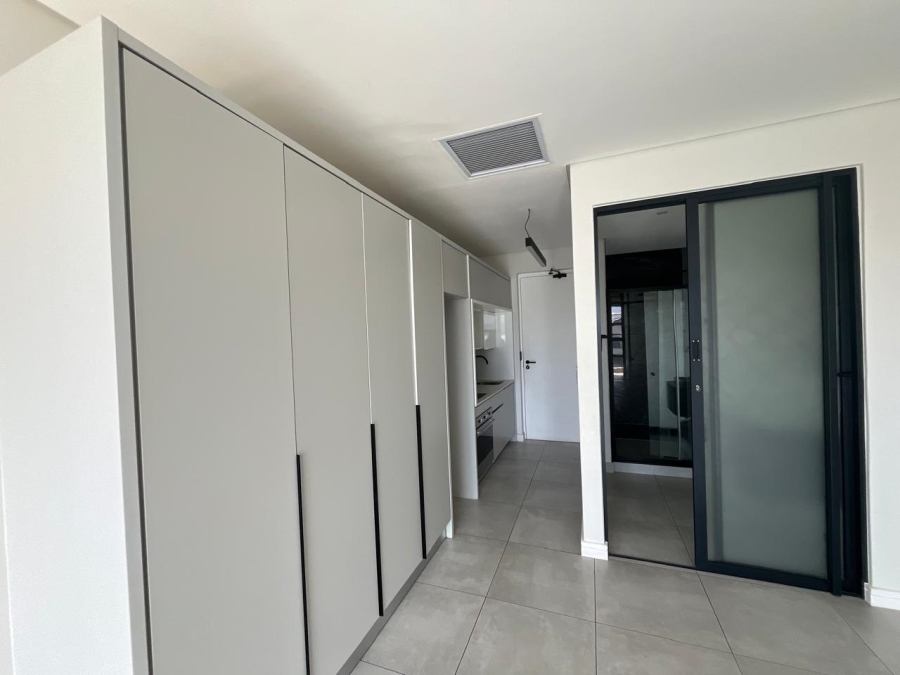 1 Bedroom Property for Sale in Waterfall Gauteng