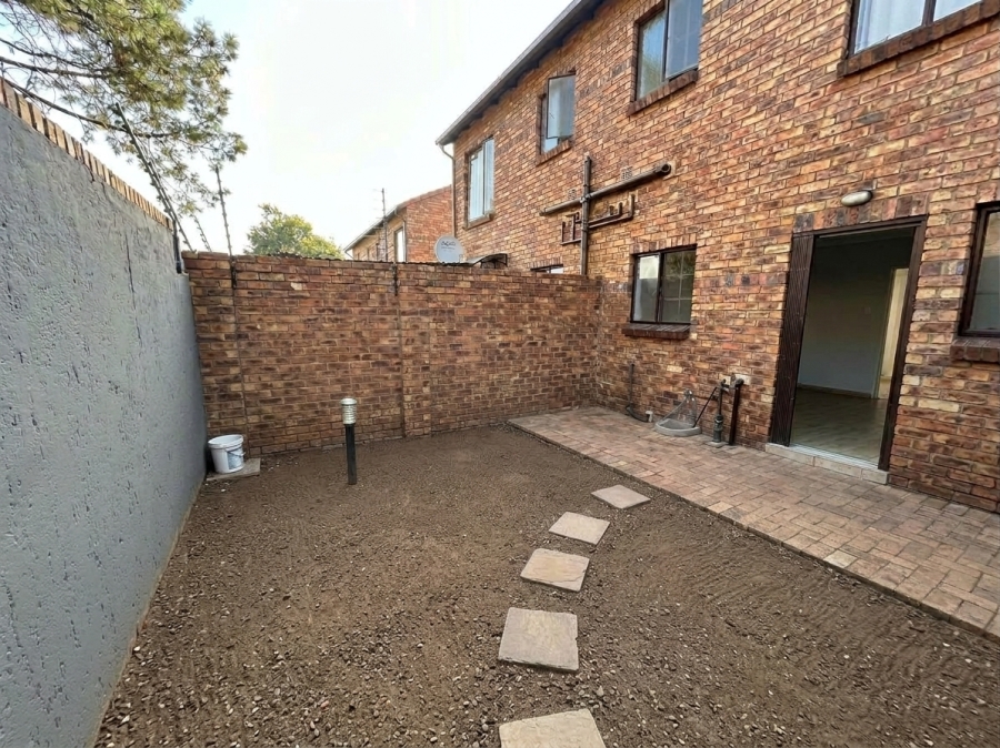 2 Bedroom Property for Sale in Halfway Gardens Gauteng