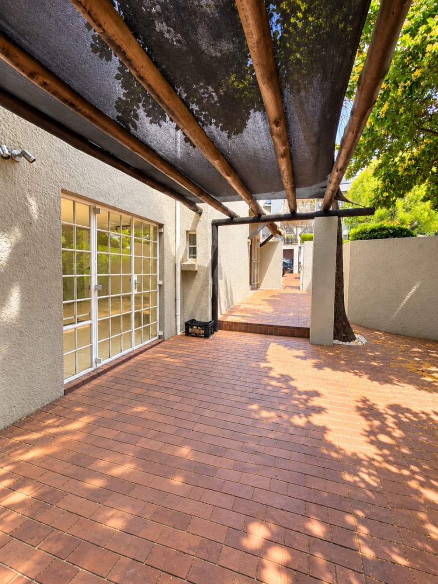 To Let 3 Bedroom Property for Rent in Atholl Gardens Gauteng