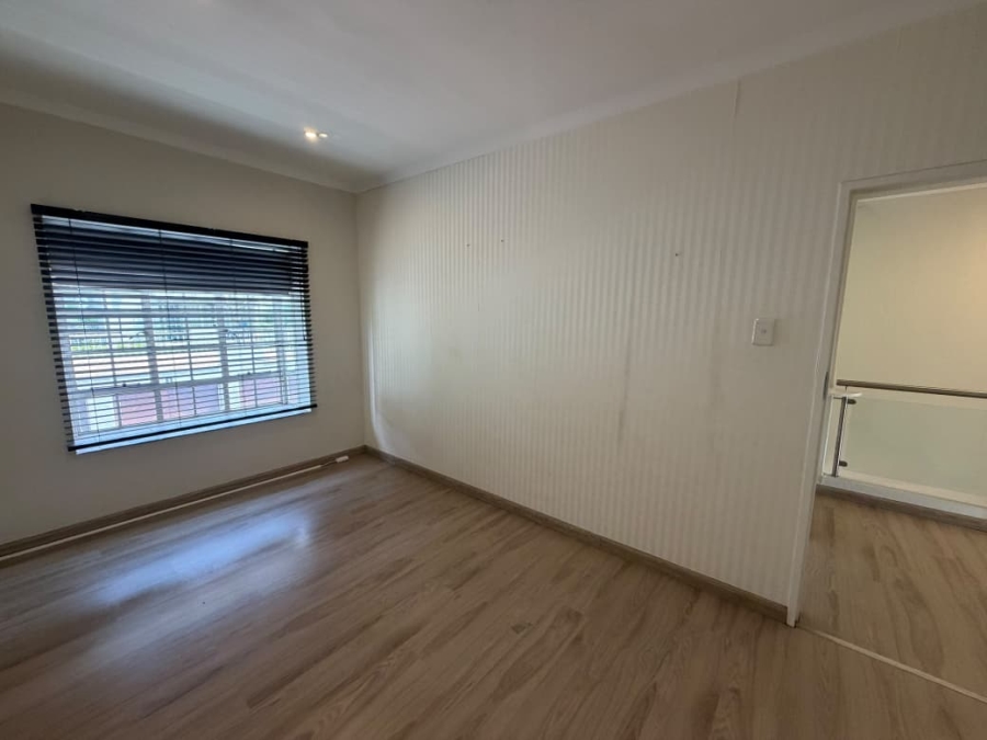 To Let 3 Bedroom Property for Rent in Atholl Gardens Gauteng