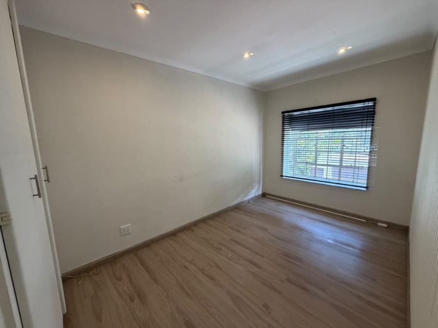 To Let 3 Bedroom Property for Rent in Atholl Gardens Gauteng