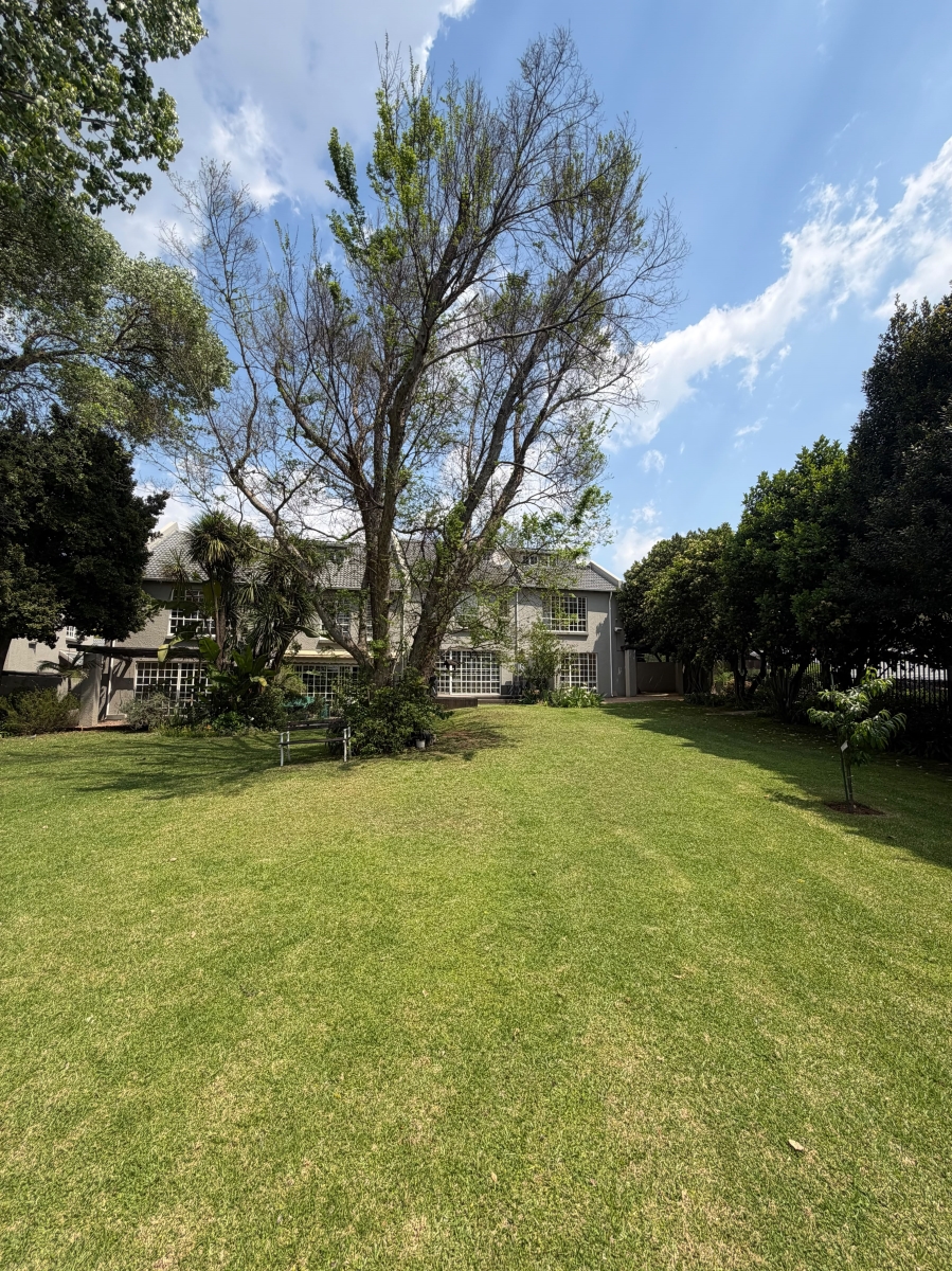To Let 3 Bedroom Property for Rent in Atholl Gardens Gauteng
