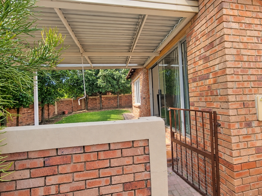 To Let 2 Bedroom Property for Rent in Honeydew Gauteng