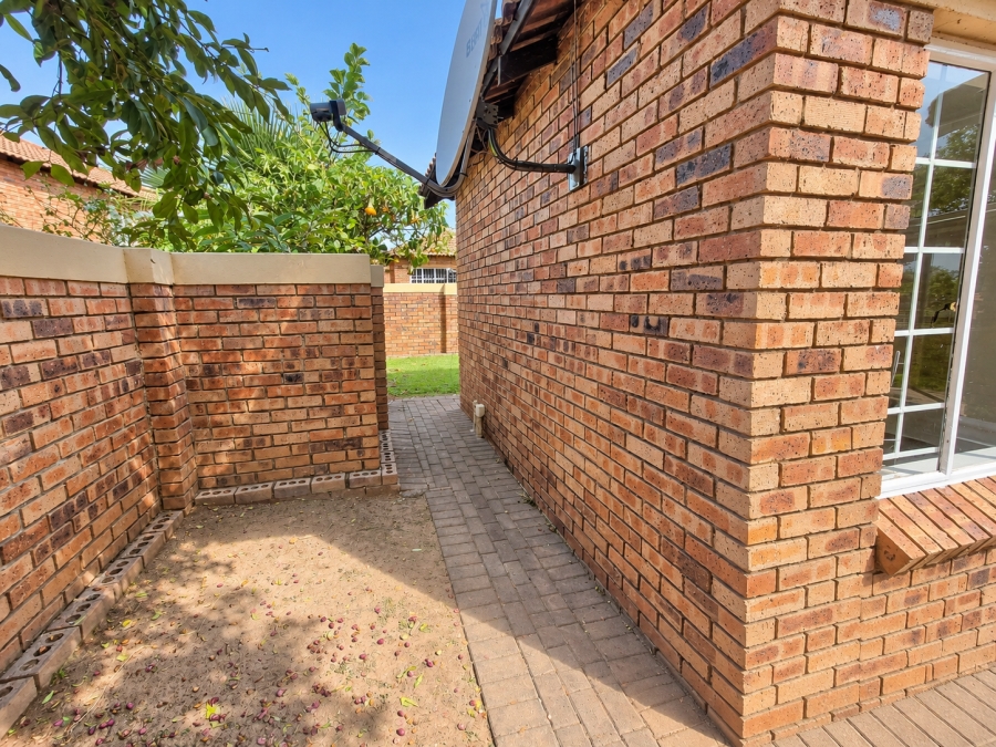 To Let 2 Bedroom Property for Rent in Honeydew Gauteng
