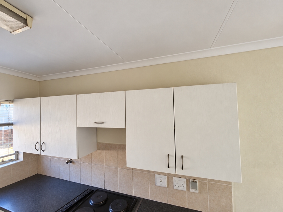 To Let 2 Bedroom Property for Rent in Honeydew Gauteng