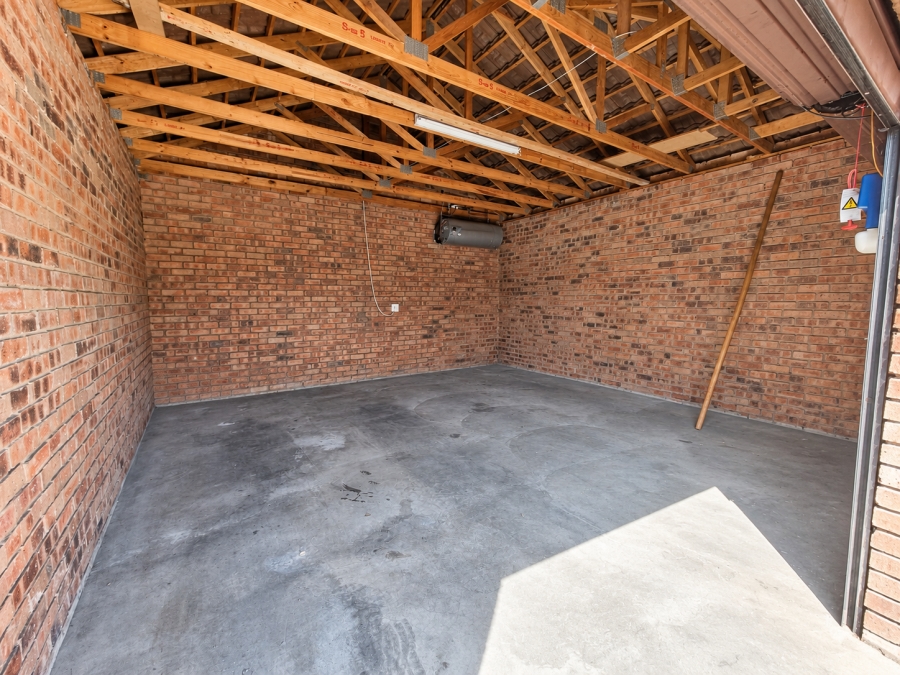 To Let 2 Bedroom Property for Rent in Honeydew Gauteng