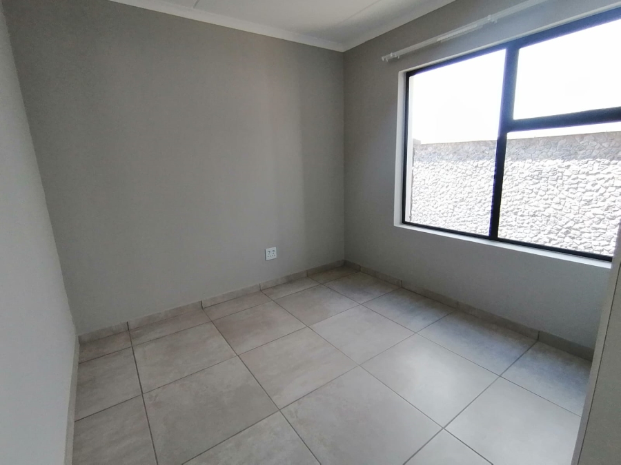 2 Bedroom Property for Sale in Glen Marais Gauteng