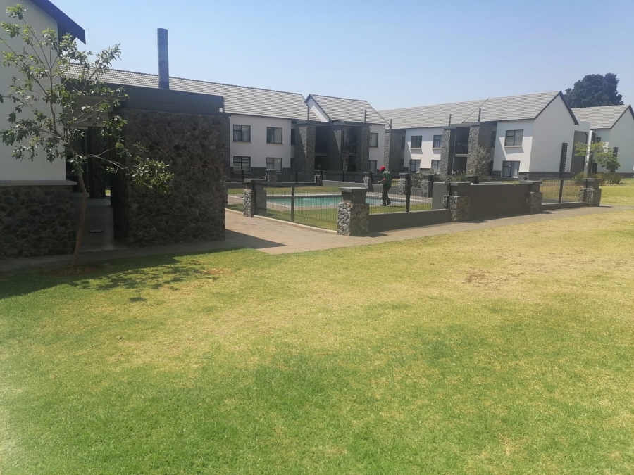 2 Bedroom Property for Sale in Glen Marais Gauteng