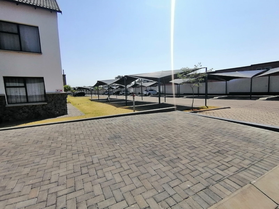 2 Bedroom Property for Sale in Glen Marais Gauteng