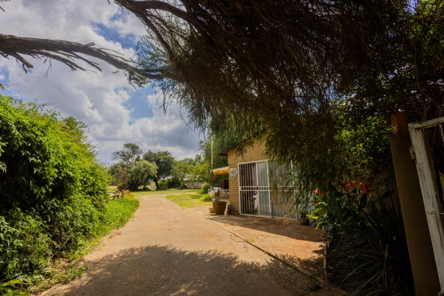 5 Bedroom Property for Sale in Wheatlands A H Gauteng