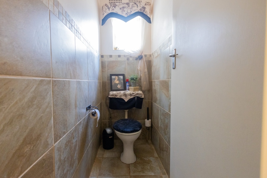 5 Bedroom Property for Sale in Wheatlands A H Gauteng