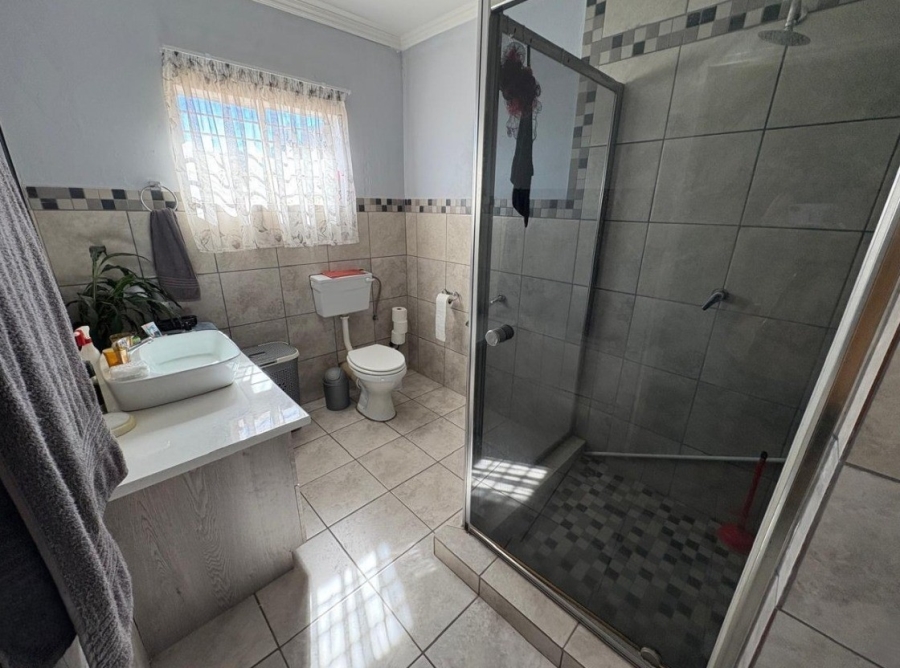 5 Bedroom Property for Sale in Wheatlands A H Gauteng