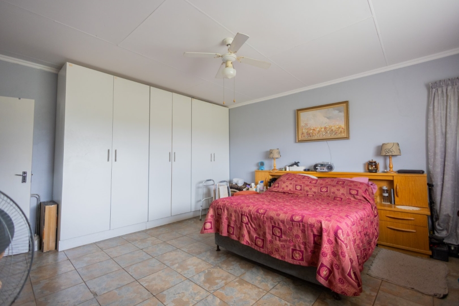 5 Bedroom Property for Sale in Wheatlands A H Gauteng