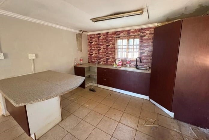 5 Bedroom Property for Sale in Wheatlands A H Gauteng