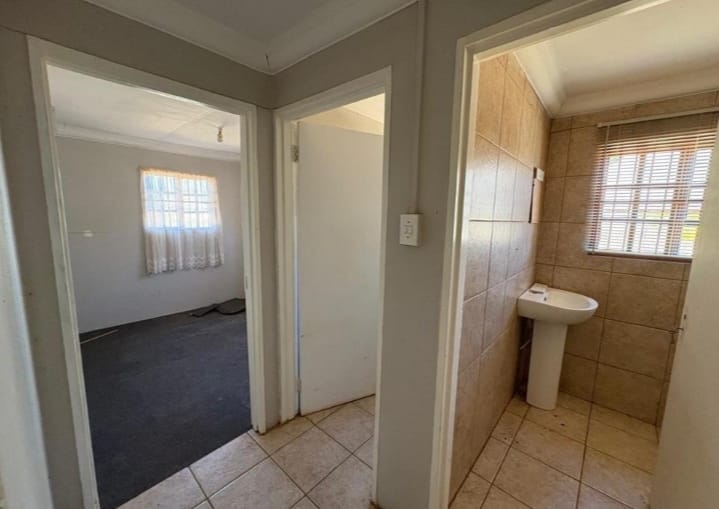 5 Bedroom Property for Sale in Wheatlands A H Gauteng