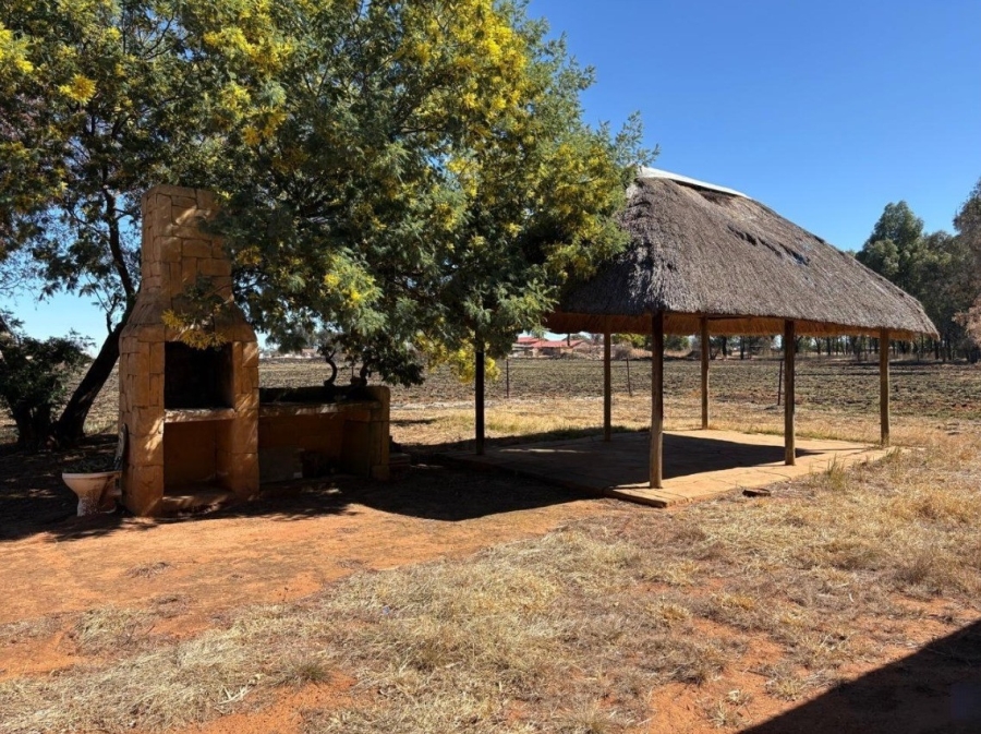 5 Bedroom Property for Sale in Wheatlands A H Gauteng