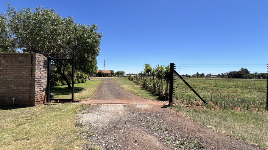 4 Bedroom Property for Sale in Beckedan Gauteng