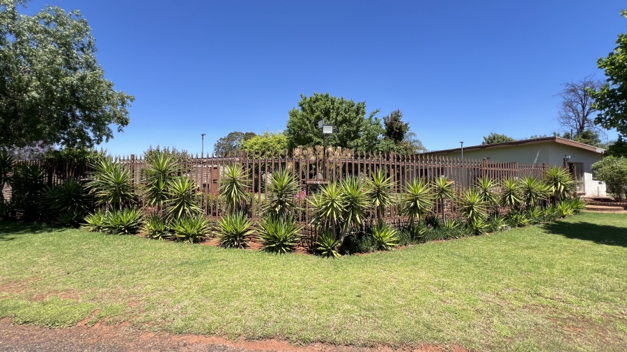 4 Bedroom Property for Sale in Beckedan Gauteng