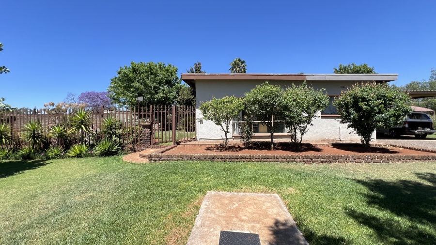 4 Bedroom Property for Sale in Beckedan Gauteng