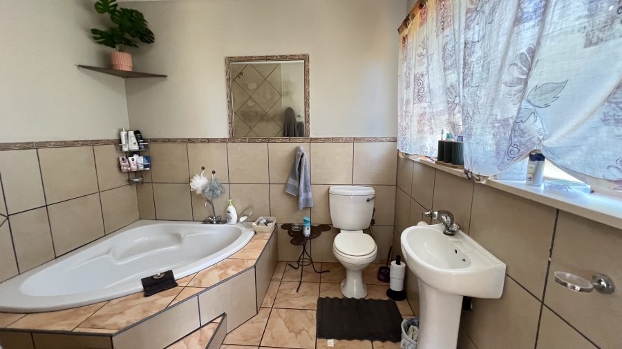 4 Bedroom Property for Sale in Beckedan Gauteng