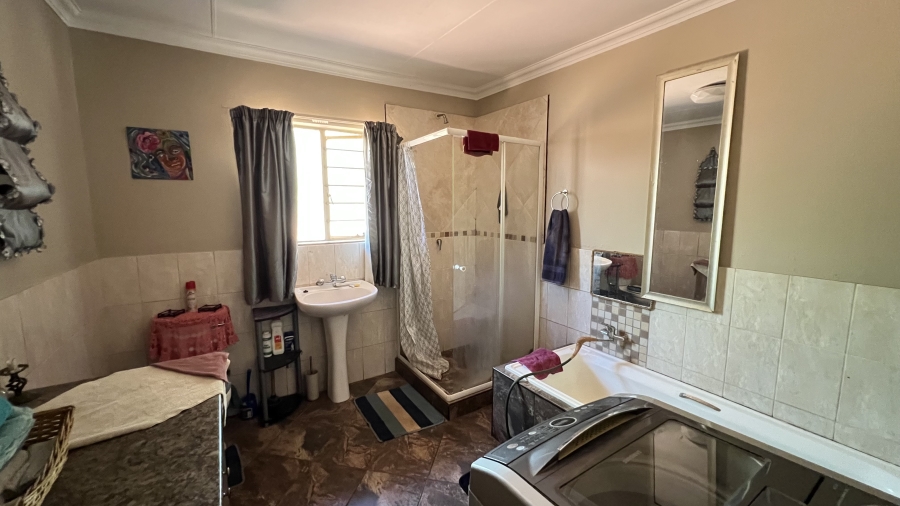 4 Bedroom Property for Sale in Beckedan Gauteng