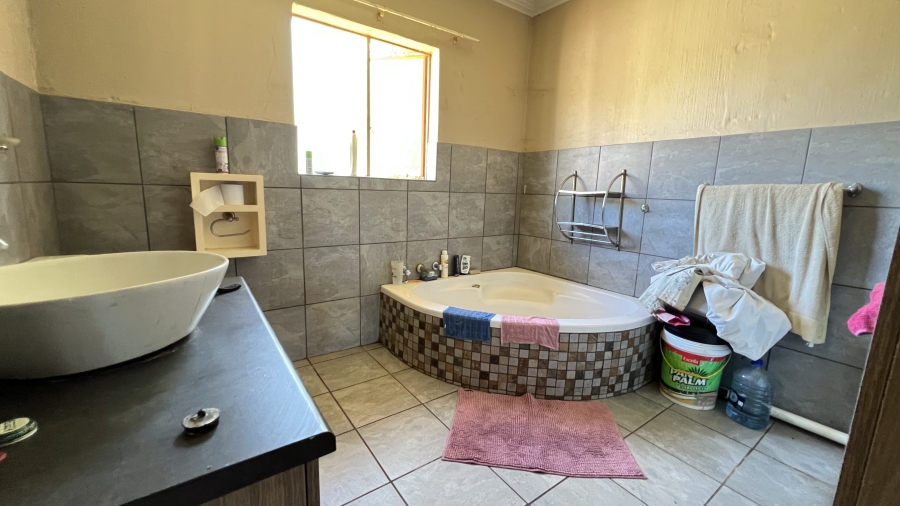 4 Bedroom Property for Sale in Beckedan Gauteng