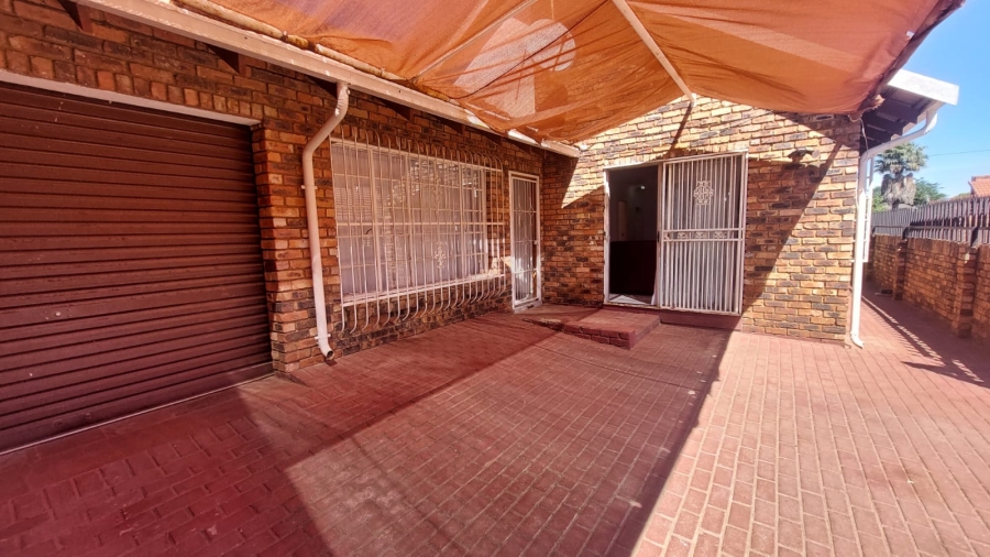 3 Bedroom Property for Sale in Helikonpark Gauteng