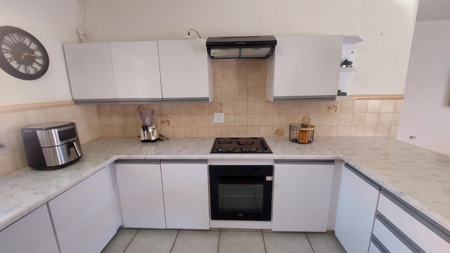 3 Bedroom Property for Sale in Helikonpark Gauteng