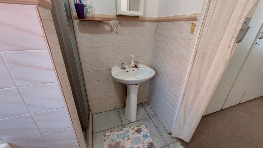 3 Bedroom Property for Sale in Helikonpark Gauteng